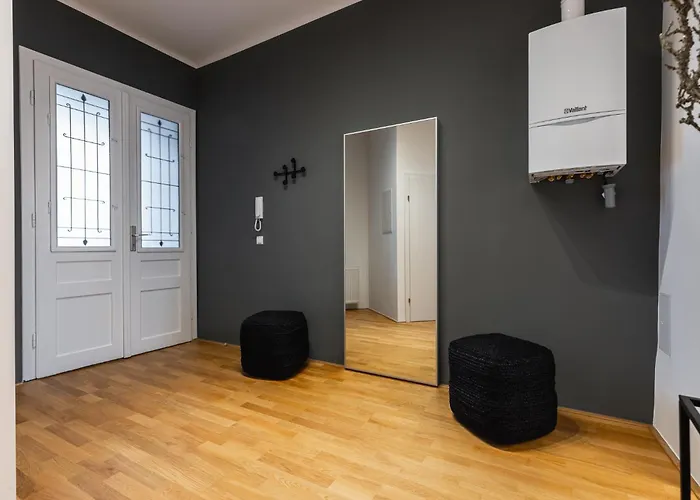 Cosy Brand-new In A Calm Discrict Of Apartamento *