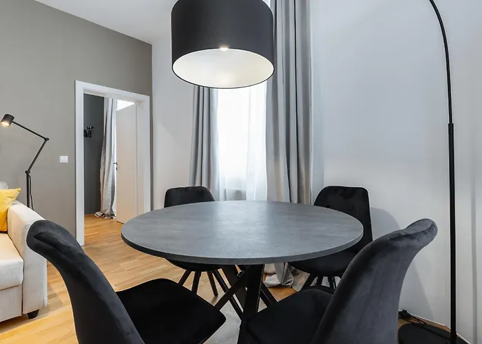 Cosy Brand-new In A Calm Discrict Of Apartamento Viena